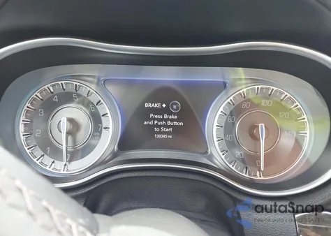 2018 Chrysler 300 Limited z USA, uszkodzony, nr VIN 2C3CCAEG5JH227640